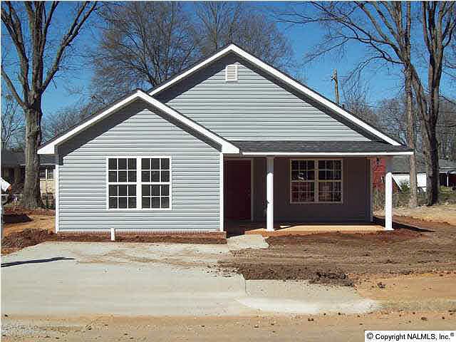 1st image of 2698 Wilson Dr
