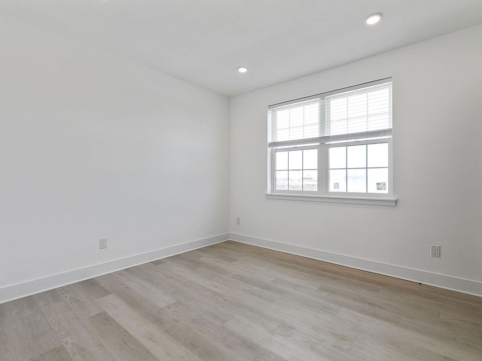 1st image of 3045-51 Richmond St #404