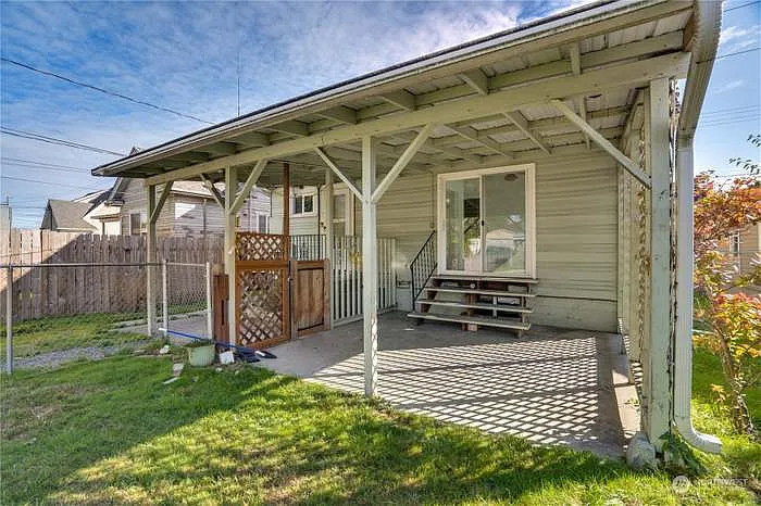 4522 Pacific Ave — Photo 3