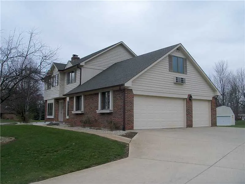 1680 Wellington Ct photo 1