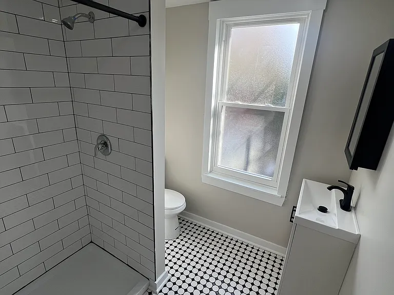 1422 N Van Buren St #2 — Photo 8