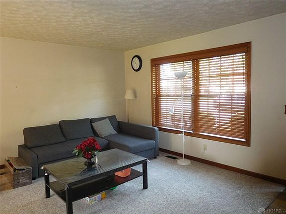 3rd image of 125 Hartman Ave