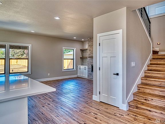 5th image of 5201 138th St NE #1