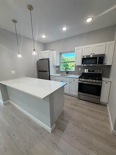 132 E Holsman St #2 Photo 1