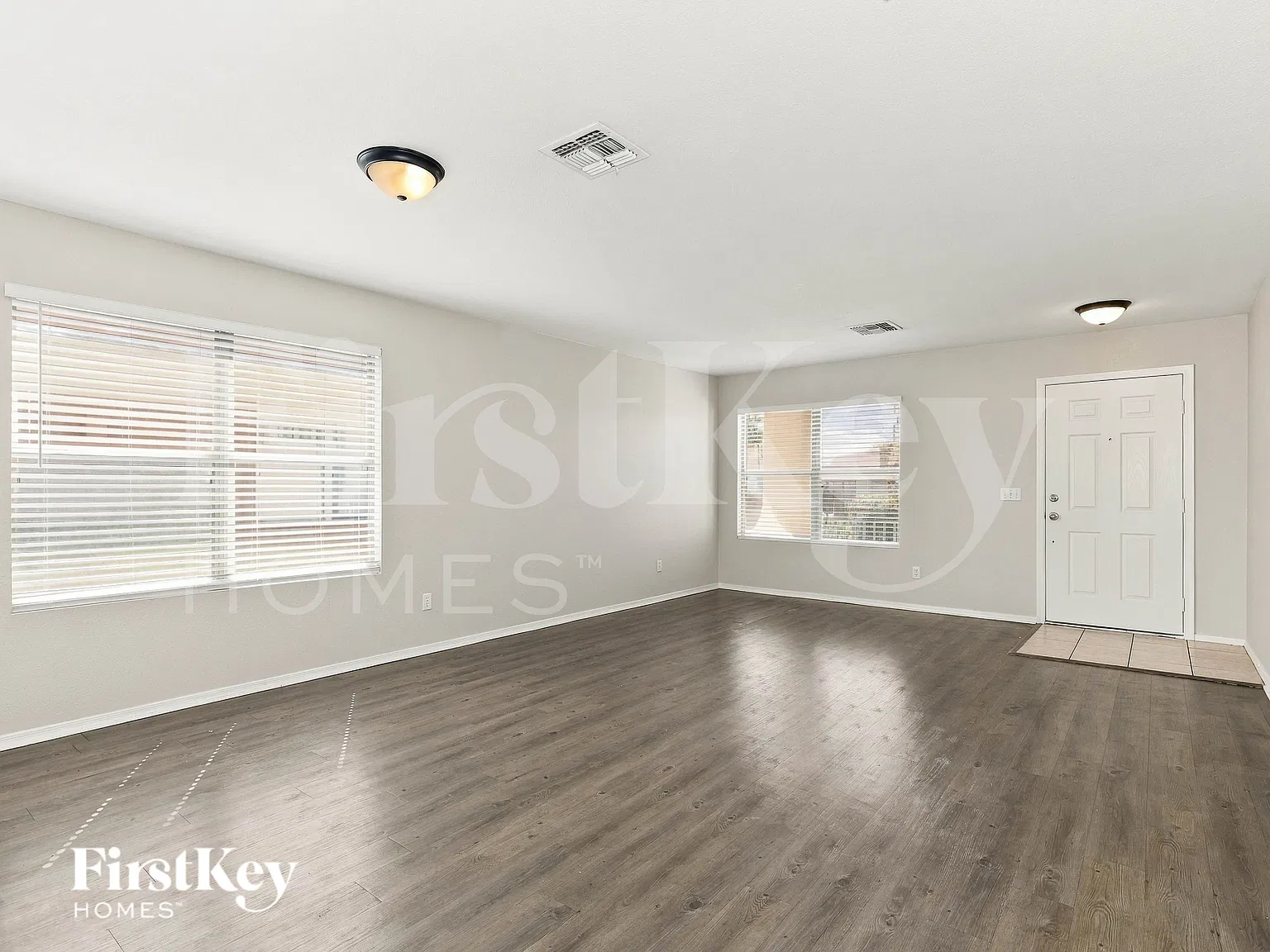4 bed, 2.0 bath, 1978 sqft, $1,990 — Photo 2