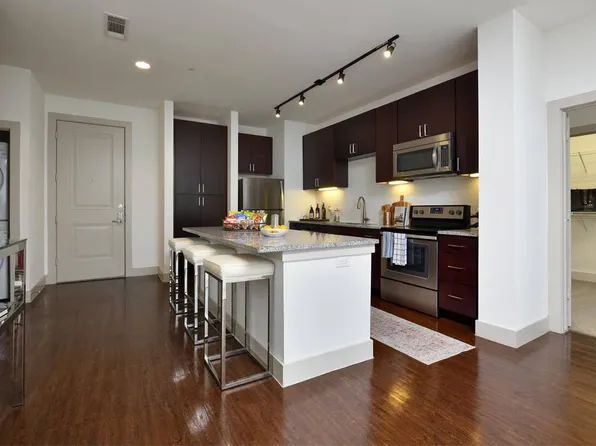 70 Century Square Dr #337, College Station, TX 77840