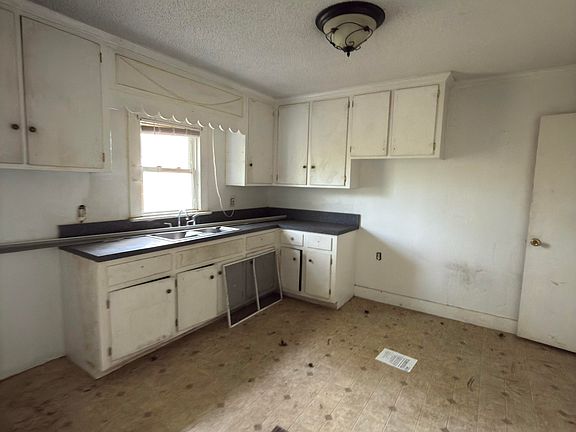 5th image of 82 Long Ridge Road