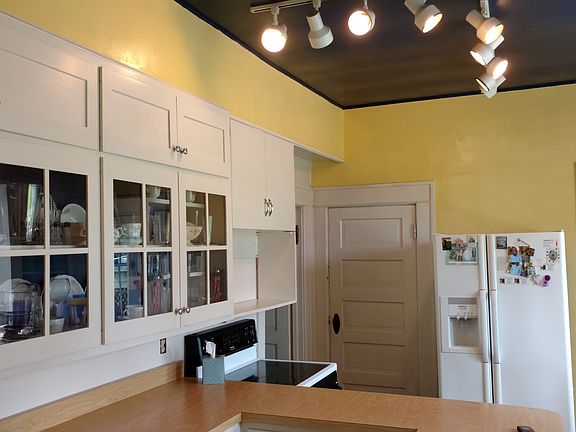 5th image of 505 W Market St