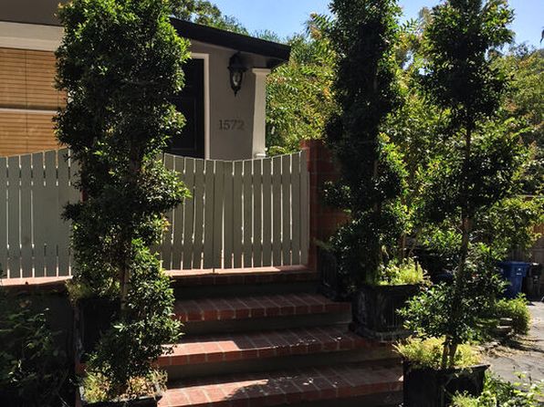 1572 N Beverly Glen Blvd