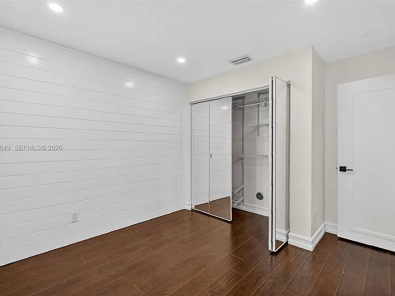 1603 W Harmony Lake Cir — Photo 41