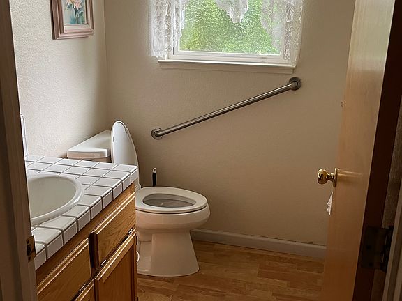 5th image of 1141 Glen Holly Way