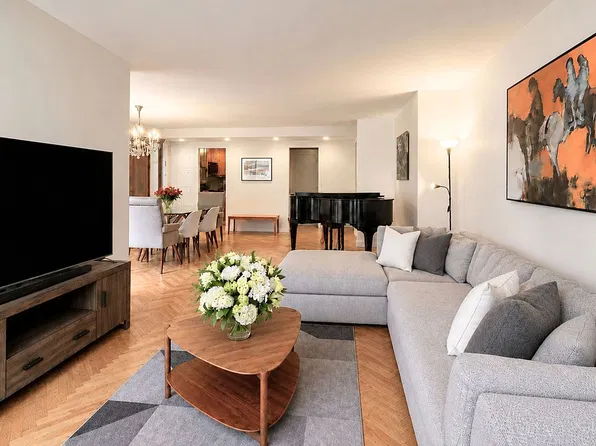 155 W 68th St APT 404, New York, NY 10023