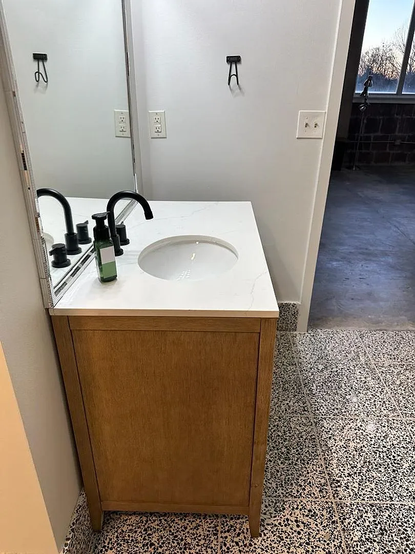 505 Whitehall ST SW Unit #205 — Photo 3