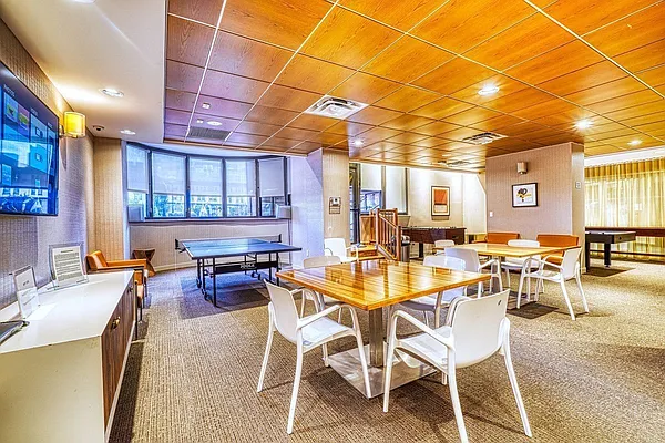 Rented by R New York | media 30