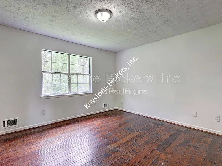 1277 Iron Gate Blvd — Photo 7