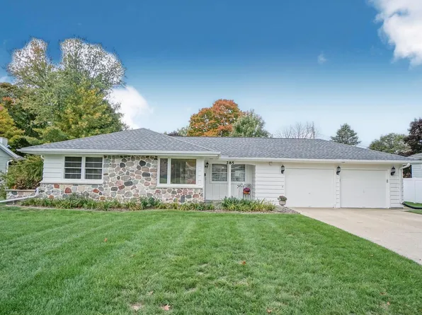 285 Hazel LANE, Hartland, WI 53029