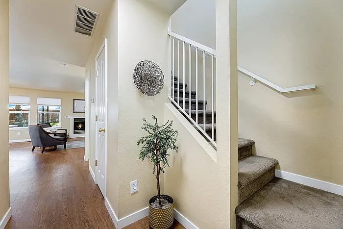 5821 N Cobbler Ln — Photo 3