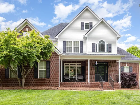 212 Horn Tassel Ct, Indian Trail, NC 28079