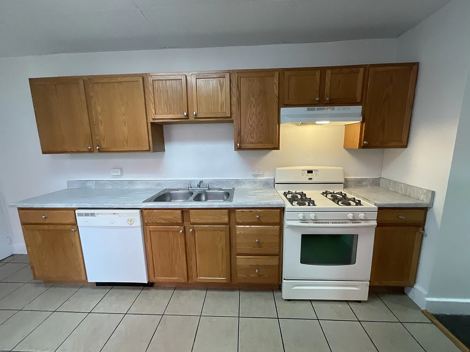 132 W Jackson St, York - A — Photo 3