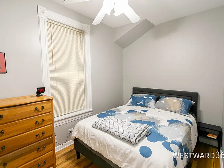 2611 W Cortland St #1 — Photo 5