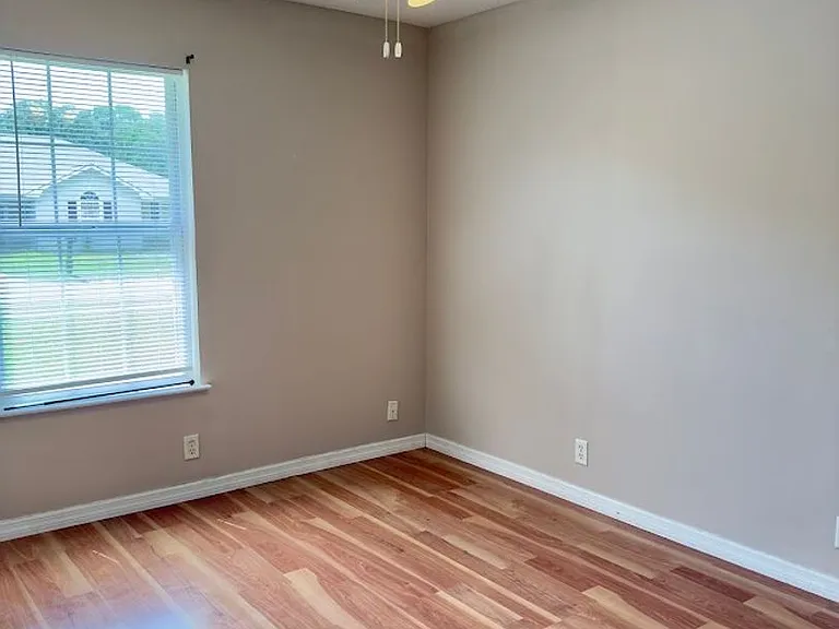 105 Honeysuckle Rd — Photo 16