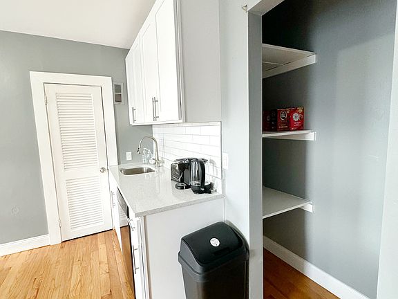 4th image of 296-300 Bowdoin St #2