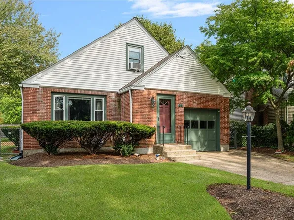 31 Todd St, Warwick, RI 02888