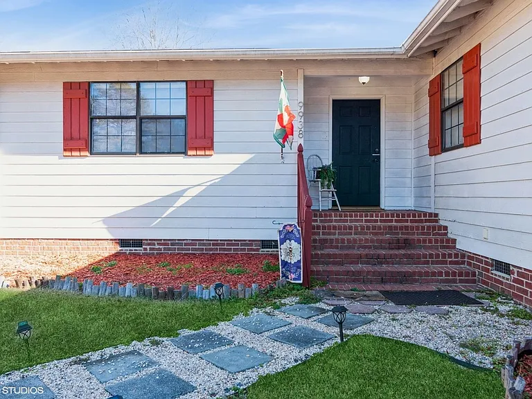 9938 Sandra Ln — Photo 2
