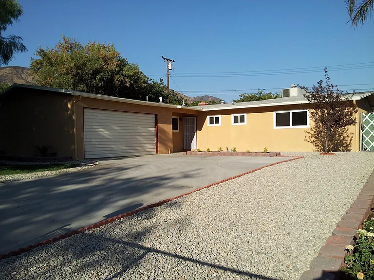 Yosemite Dr — Photo 1
