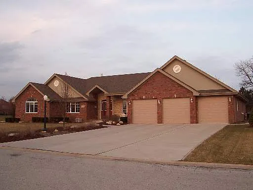 16921 Deer Path Dr photo 1