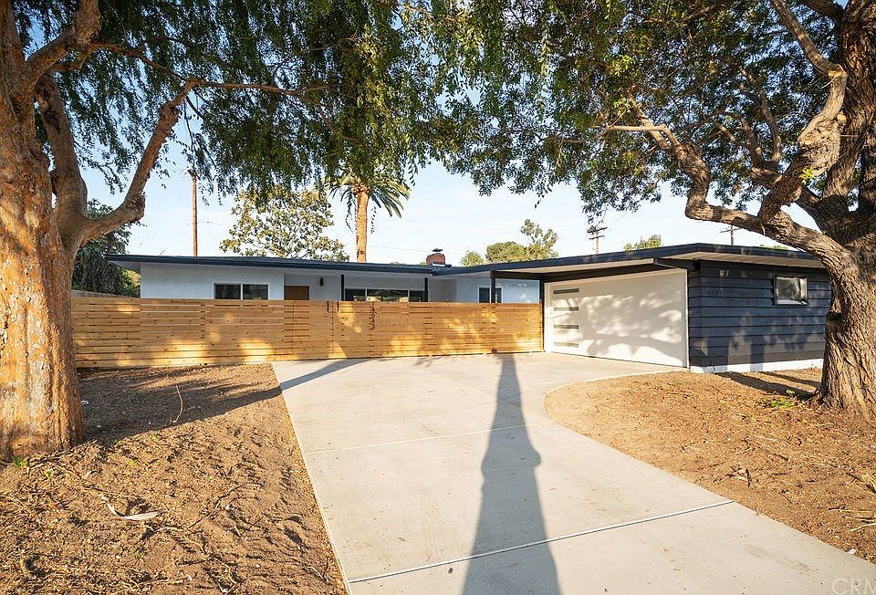 1st image of 14643 Whittier Blvd