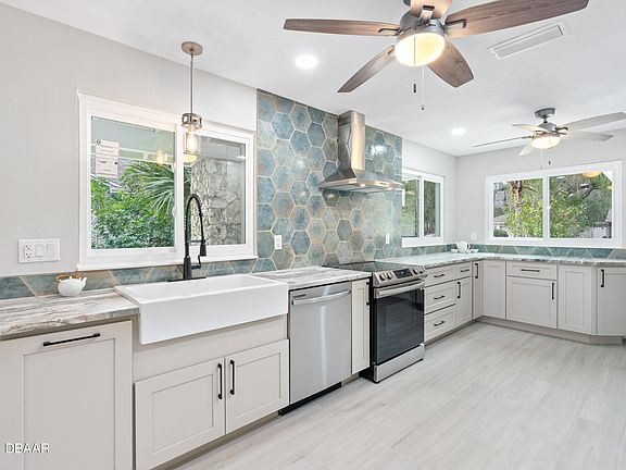 2nd image of 214 Bay Pines Ct