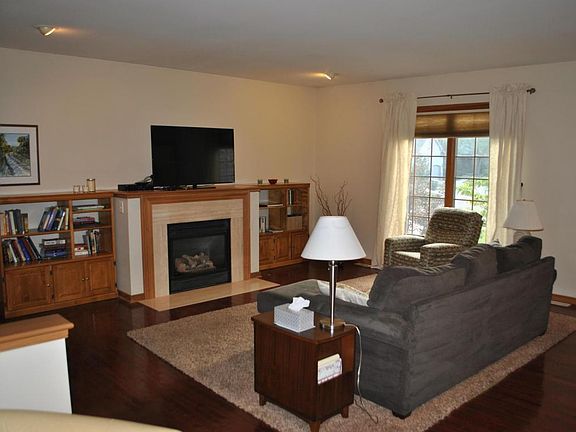 5th image of 648 Camden Yard Ct