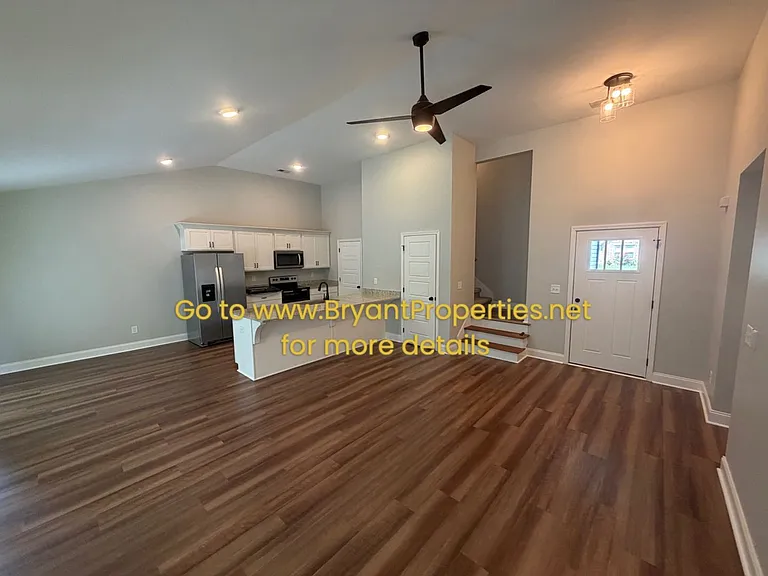 1183 Preston Way — Photo 3