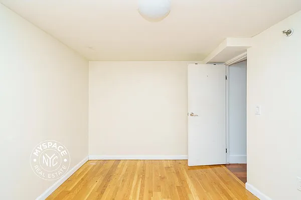 Rented by MySpaceNYC | media 10