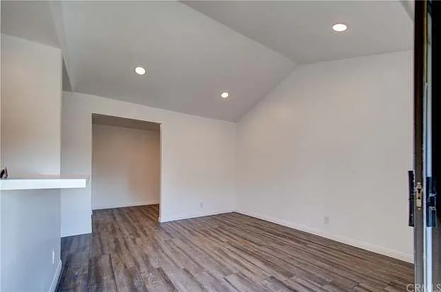262 Streamwood — Photo 63