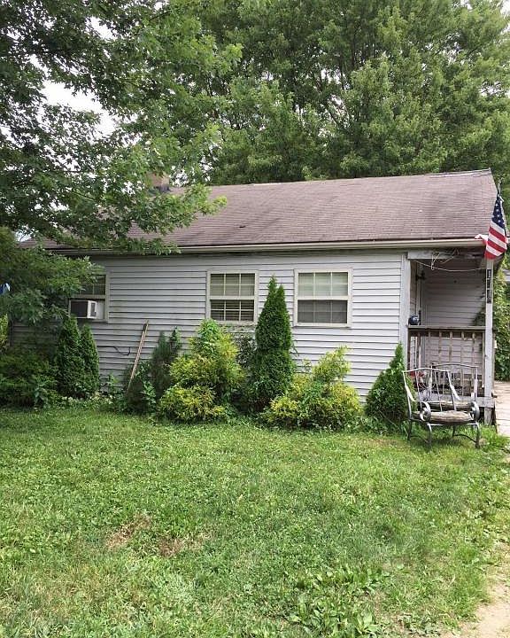 1st image of 136 Goings Ln SW