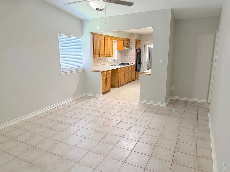 534 Glenvale Dr — Photo 5