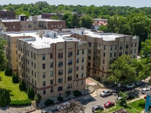 400 Highland Ter APT 3R