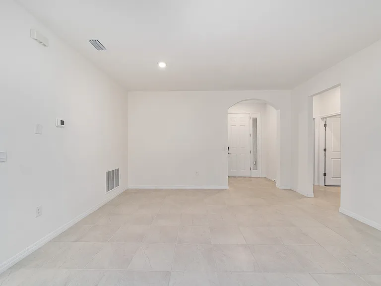 4665 NW 51st Terrace Rd — Photo 13