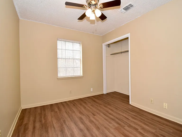1701 W California Ave — Photo 8