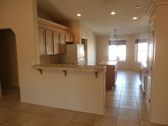4th image of 3346 Thunderbird Dr