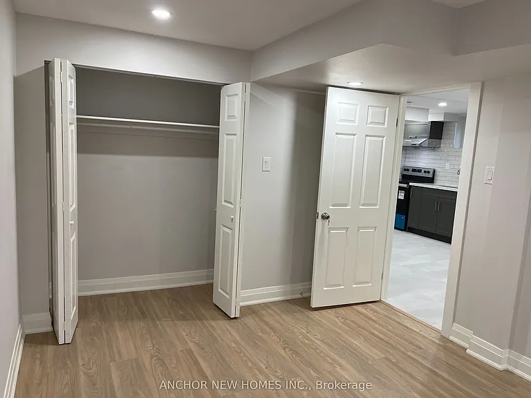 17 Applemore Rd #BASEMENT — Photo 6