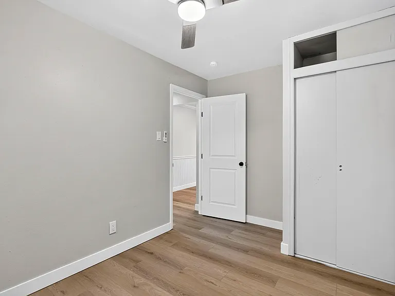 2844 Westlawn St — Photo 24