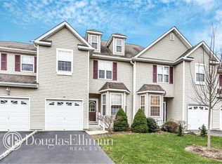 48 Avery Ct, Nesconset, NY