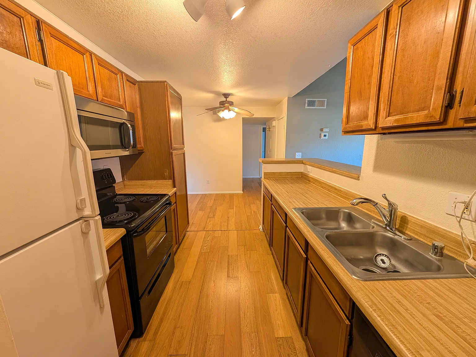 2 bed, 1088 sqft, $1,250 — Photo 2