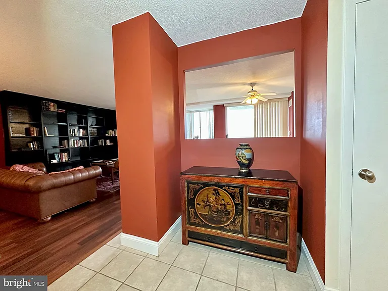 501 Slaters Ln #902 — Photo 37