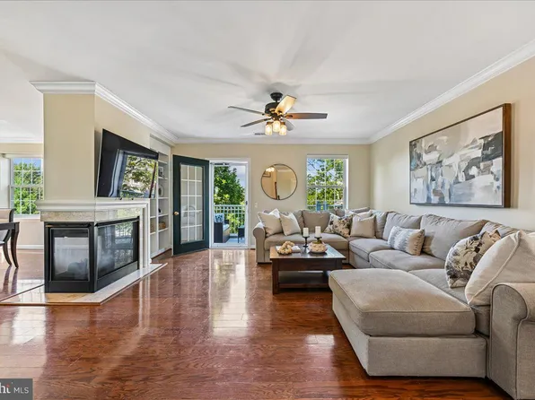 1404 Roundhouse Ln APT 311, Alexandria, VA 22314