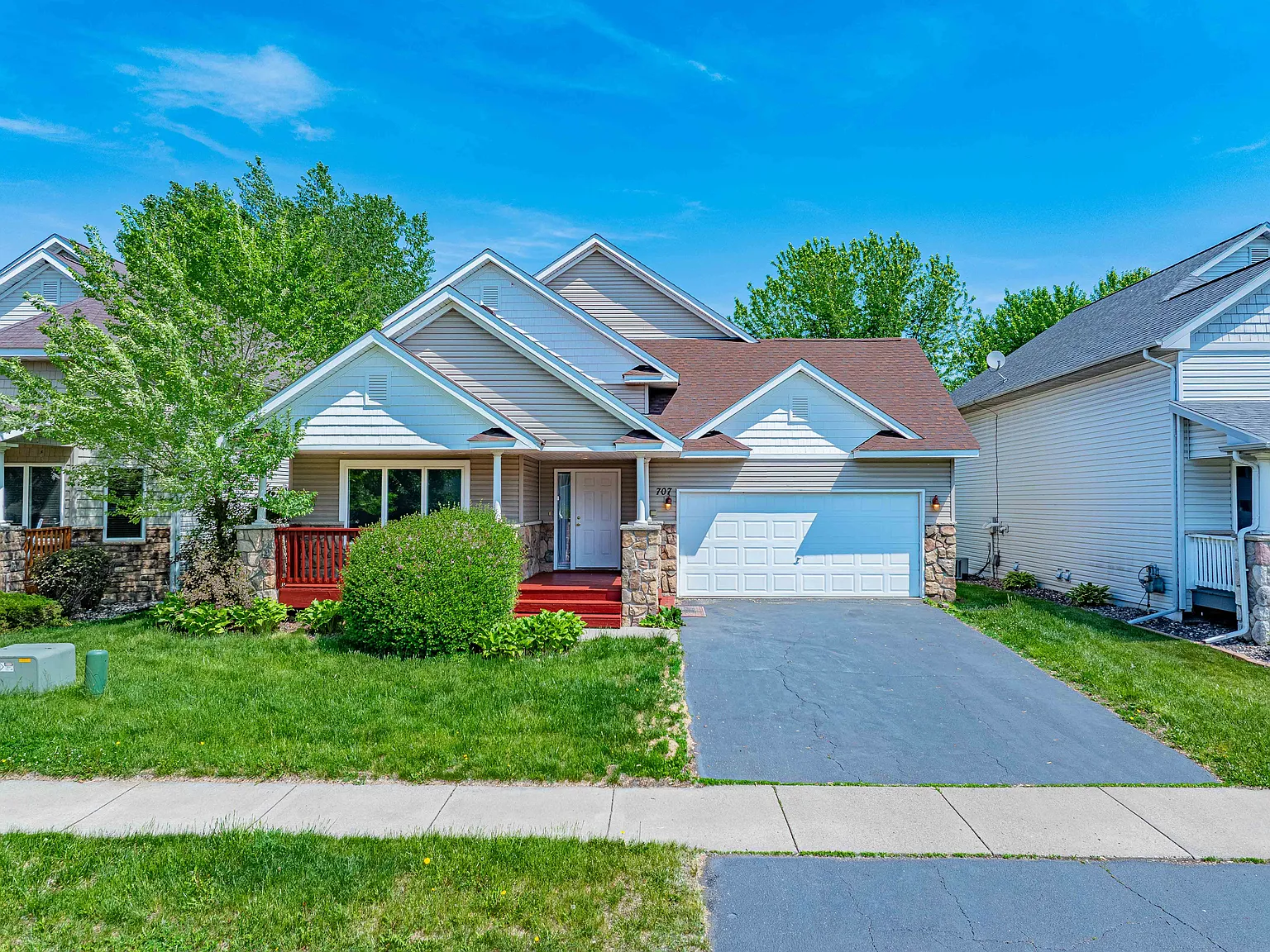 3 bed, 2087 sqft, $2,595 — Photo 3