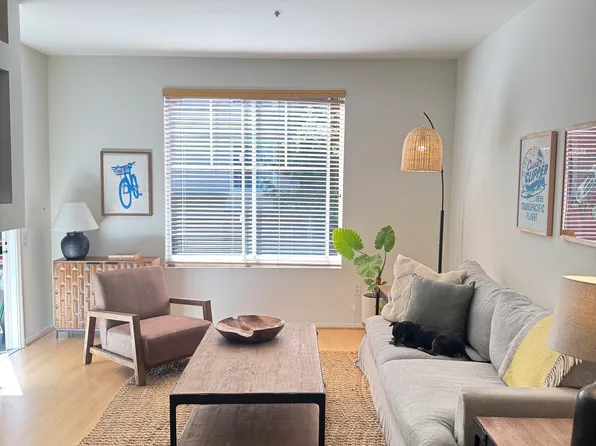 240 Caldecott Ln Unit 112, Oakland, CA 94618